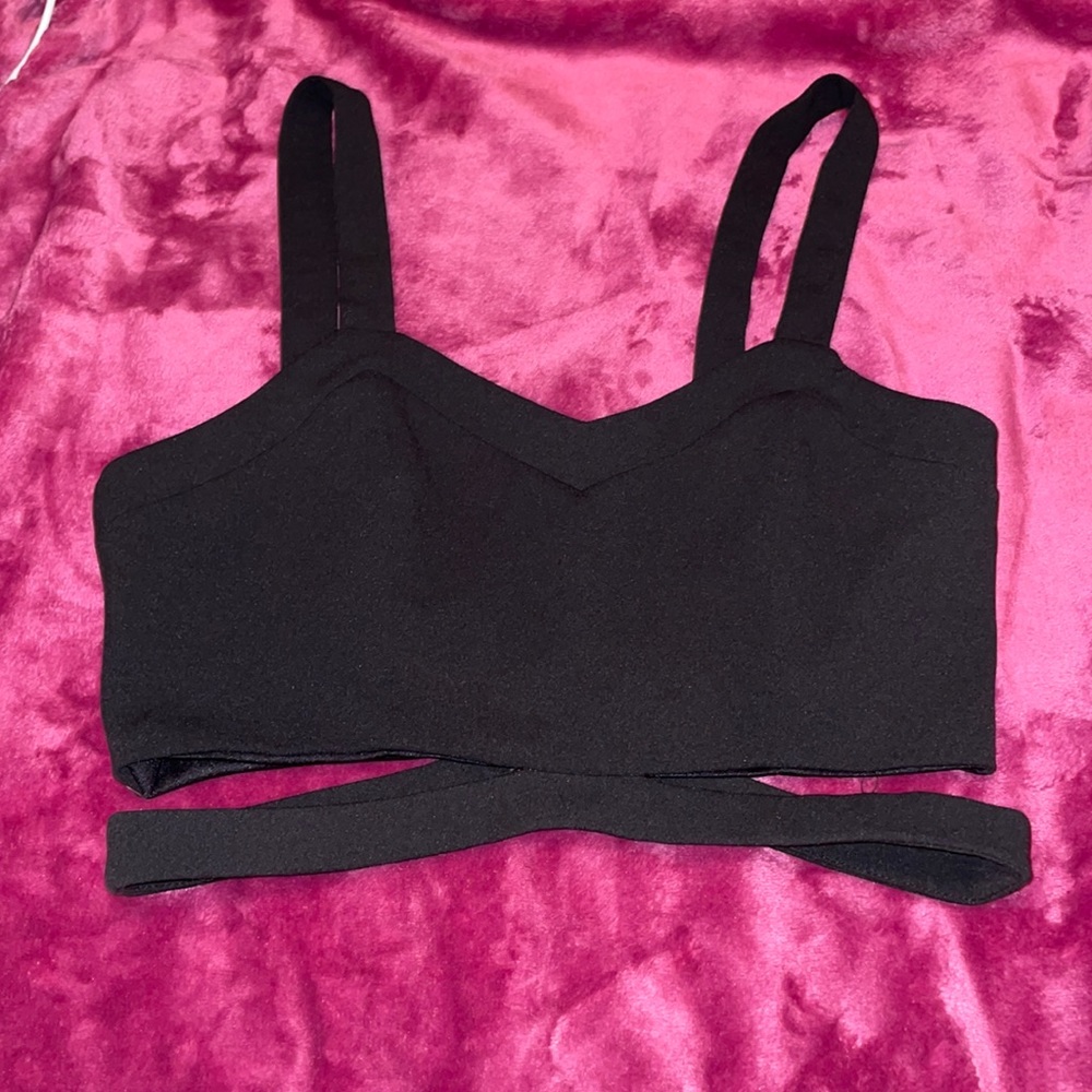 crisscross cut out crop top